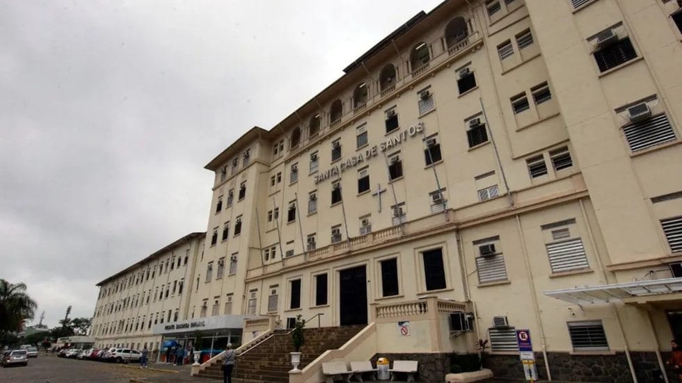Lei obriga hospitais de Santos a divulgar semanalmente leitos disponíveis do SUS