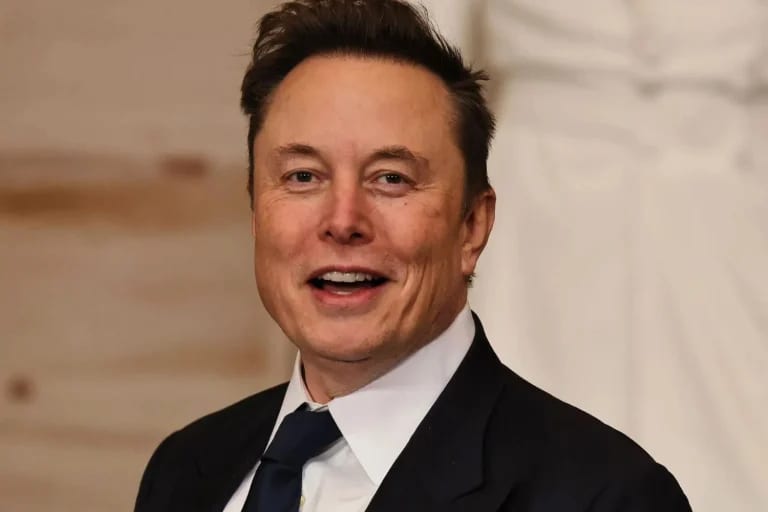 "Matemática não fecha", questiona Musk sobre número de votos que reelegeram Lula