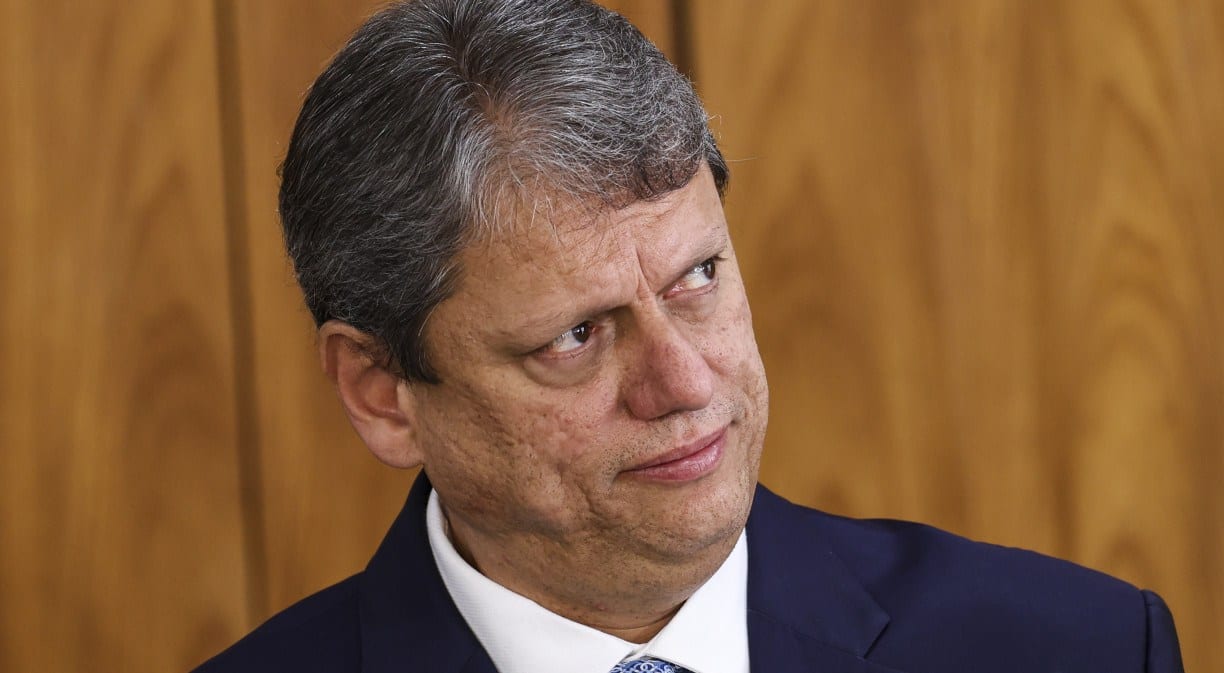 Confiança não será recuperada com silêncio e corporativismo, diz Tarcísio sobre Moraes