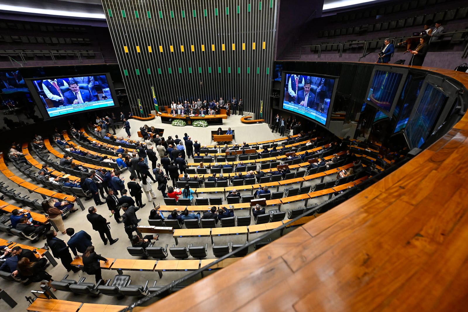 MP das blusinhas emperra a uma semana de perder validade no Congresso; entenda