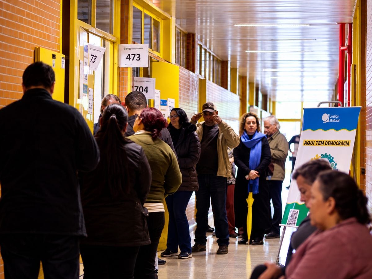 Primeiro turno das Eleições 2026 transcorre de forma pacífica em todo o Paraná