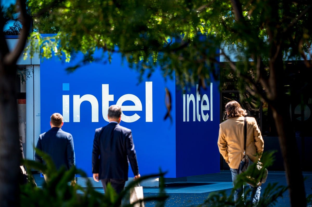 Intel lucra US$ 3,3 bilhões no 3º trimestre e ações caem com projeções fracas