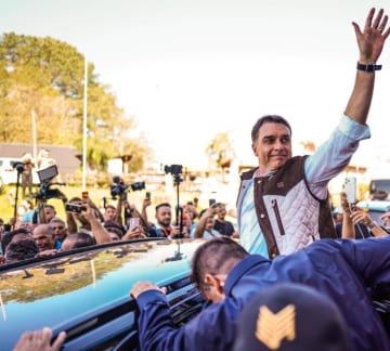 Expointer: Flávio Bolsonaro apresenta propostas para o agronegócio e reforça críticas ao STF