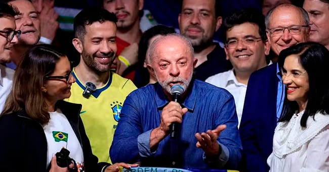 Lula diz que vai governar para todos e promete diálogo com Congresso após reeleição