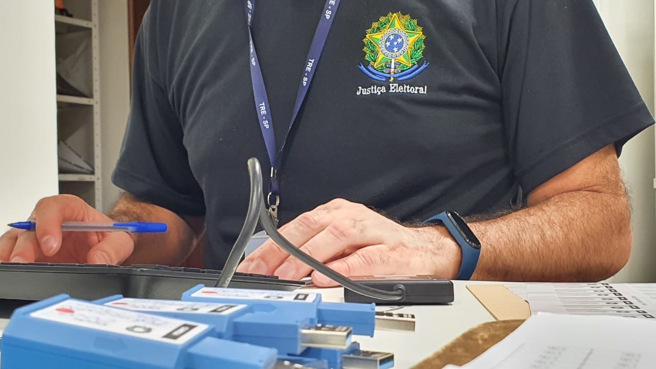 TRE-SP abre 1.044 vagas temporárias para Eleições 2026 no interior, com salário de R$ 1.805,43