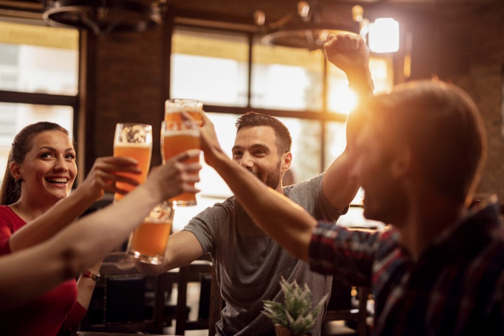 Consumo excessivo de álcool atinge 1 em cada 5 adultos no Brasil