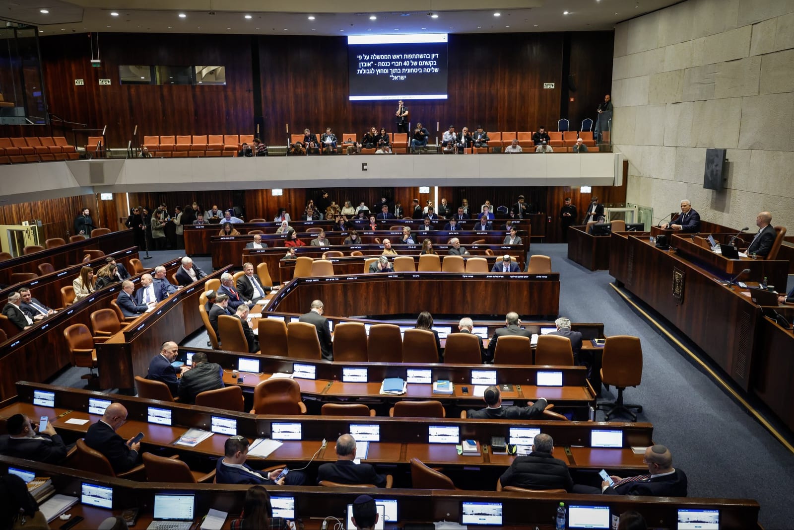 Com 90% das urnas apuradas e sem vencedor definido, Israel inicia contagem dos envelopes duplos