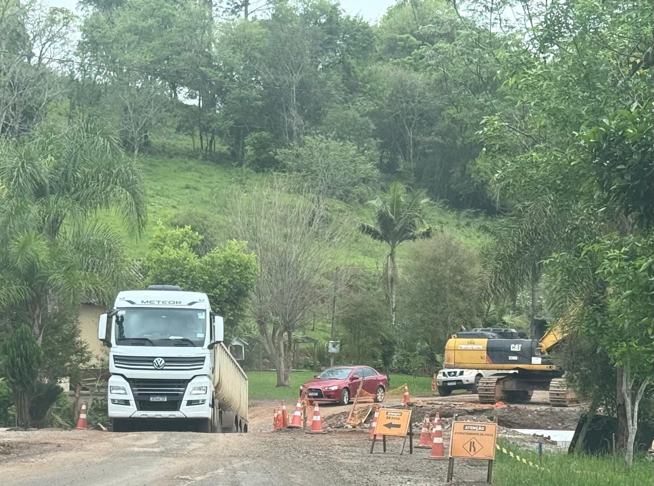 Obras na ERS-433 em Relvado avançam; motorista deve ter cuidado