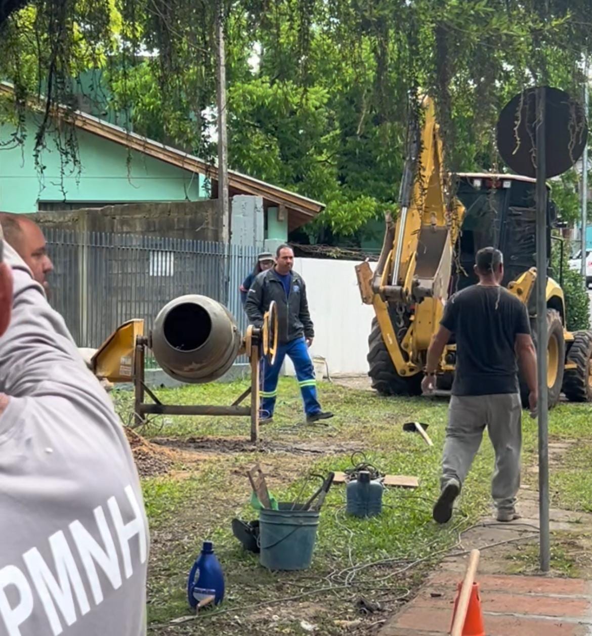 Prefeitura recupera travessia sobre arroio após queda de tubos em Novo Hamburgo