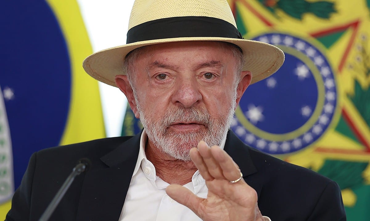 Lula anuncia candidatura para “salto de qualidade” com foco na educação