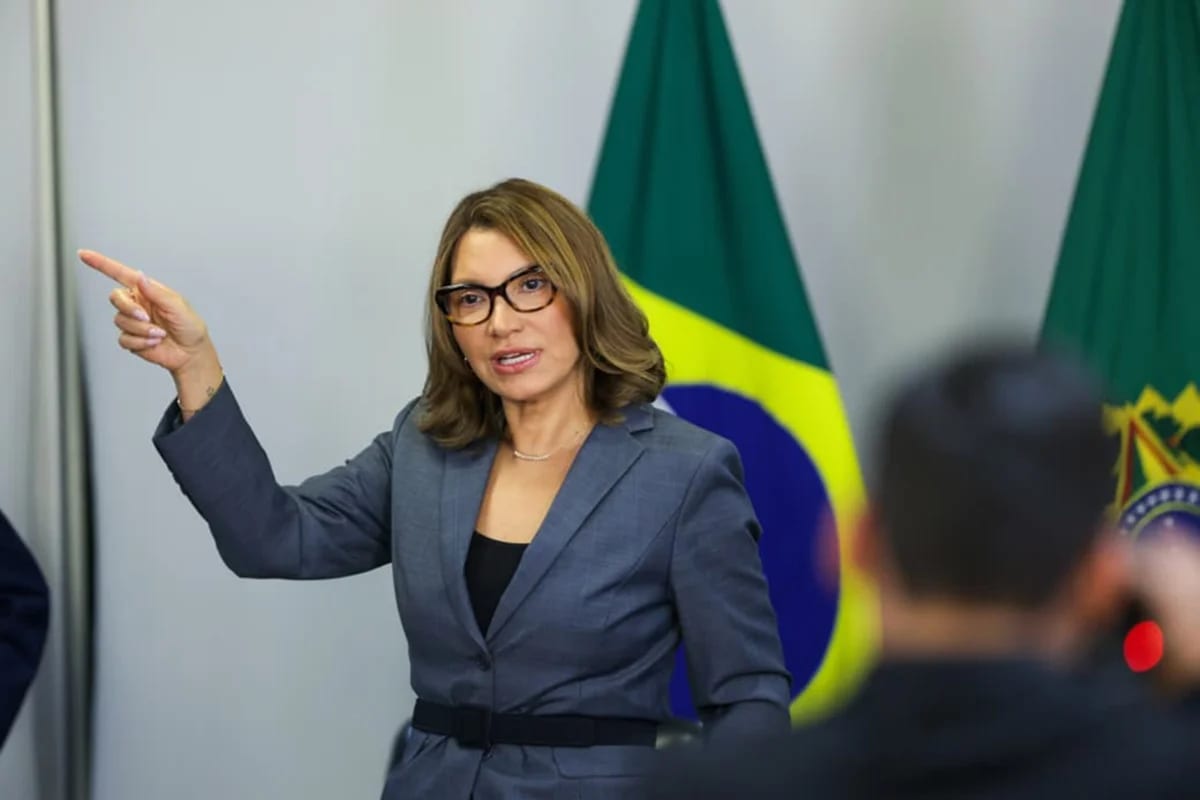 Janja participa de evento com desembargador cotado ao STF no Rio