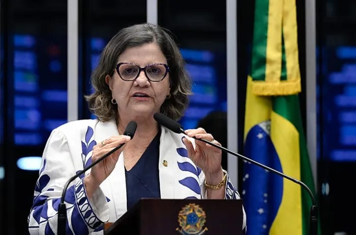 Teresa Leitão pede que STF mantenha piso salarial para professores temporários