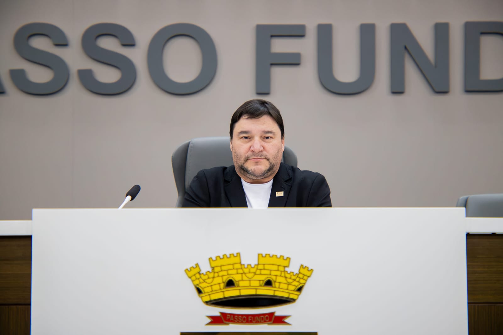 Luizinho Valendorf propõe sistema de identificação de cavalos por microchip em Passo Fundo