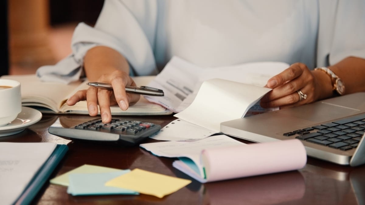 Dívida pública do Brasil chega a R$ 11,1 trilhões, enquanto juros acumulam R$ 1,2 trilhão em 12 meses