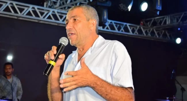 Prefeito sai em defesa de petistas, pede respeito e provoca polêmica durante pronunciamento