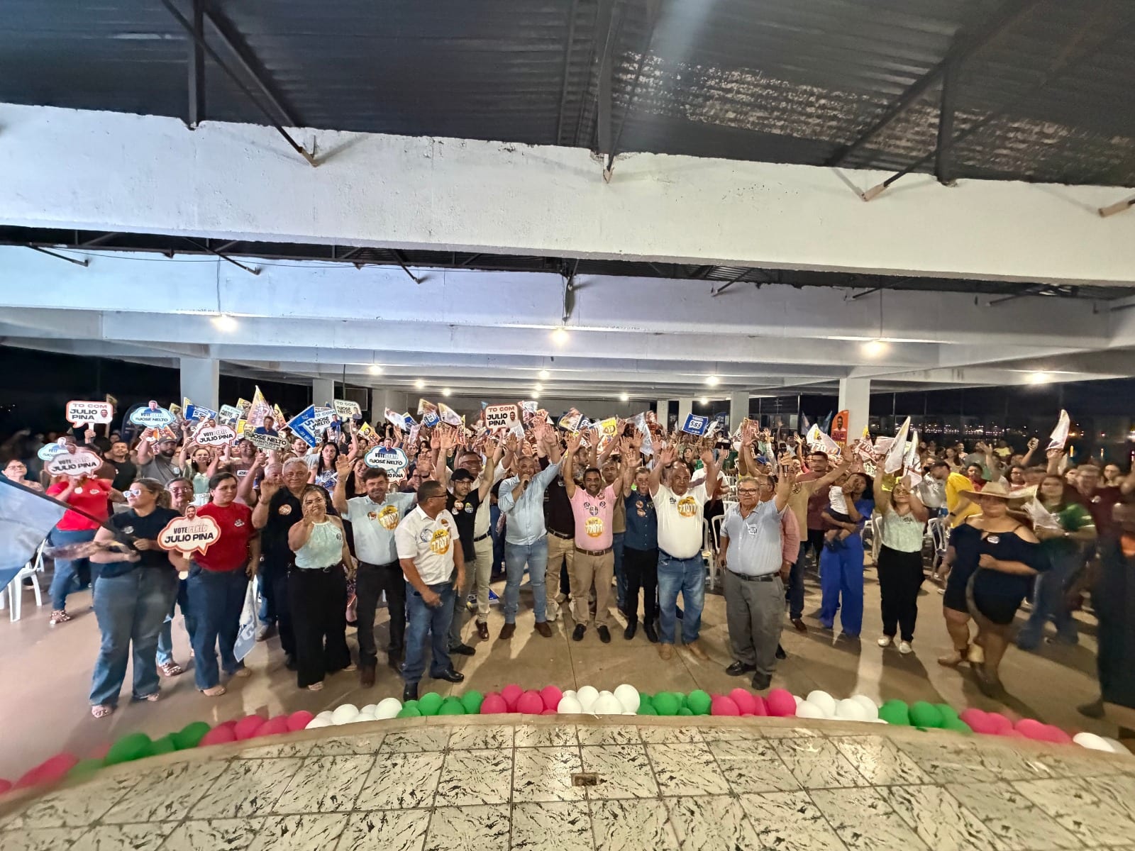 Encontro de Vanuza e Givago reúne mais de 2 mil em Porangatu