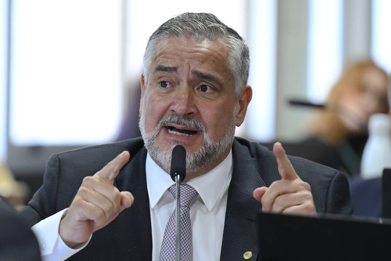 Governo libera R$ 7,7 bilhões em verba extra da Saúde neste ano