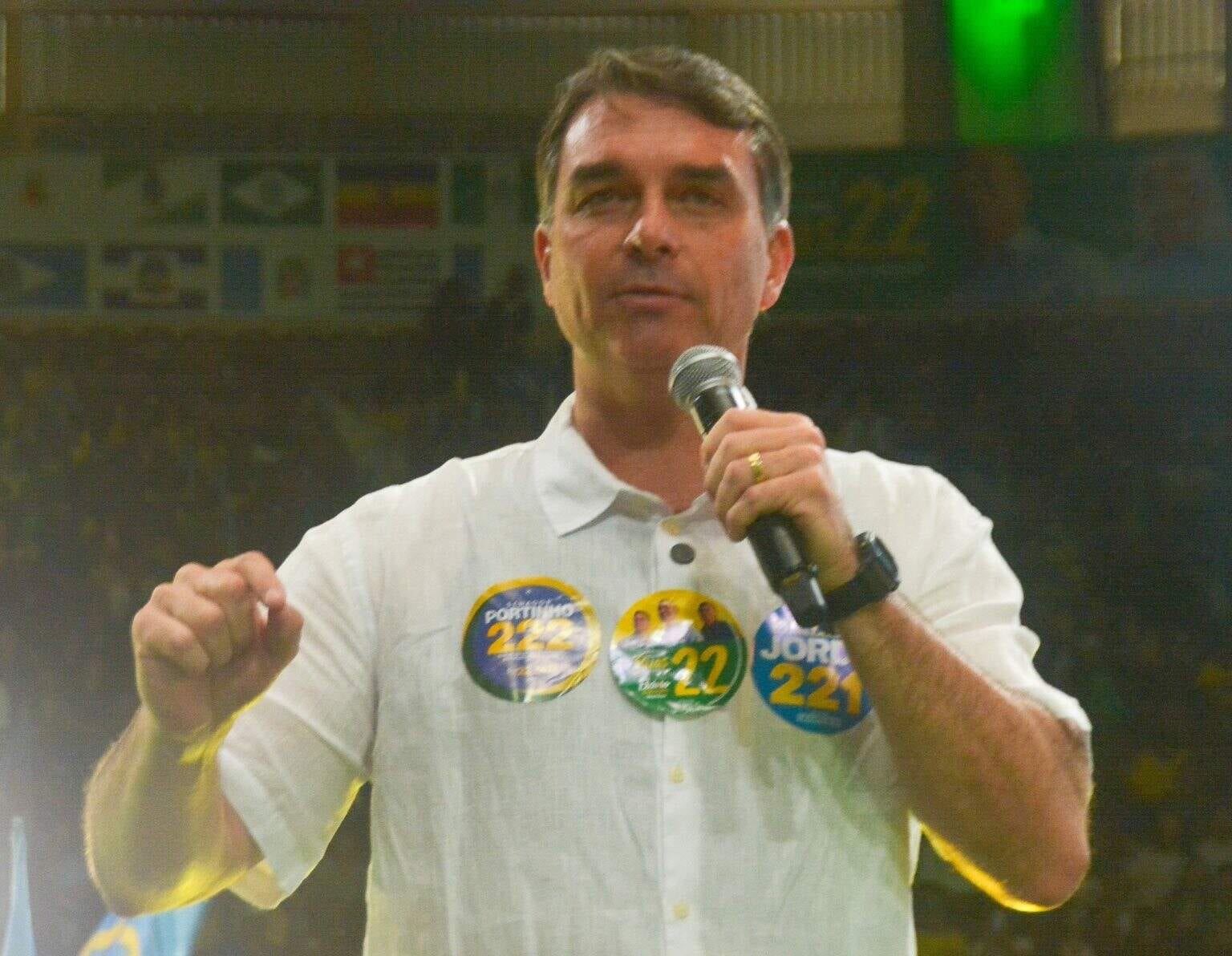 Campanha de Flávio avalia canal 24 horas no YouTube para a eleição