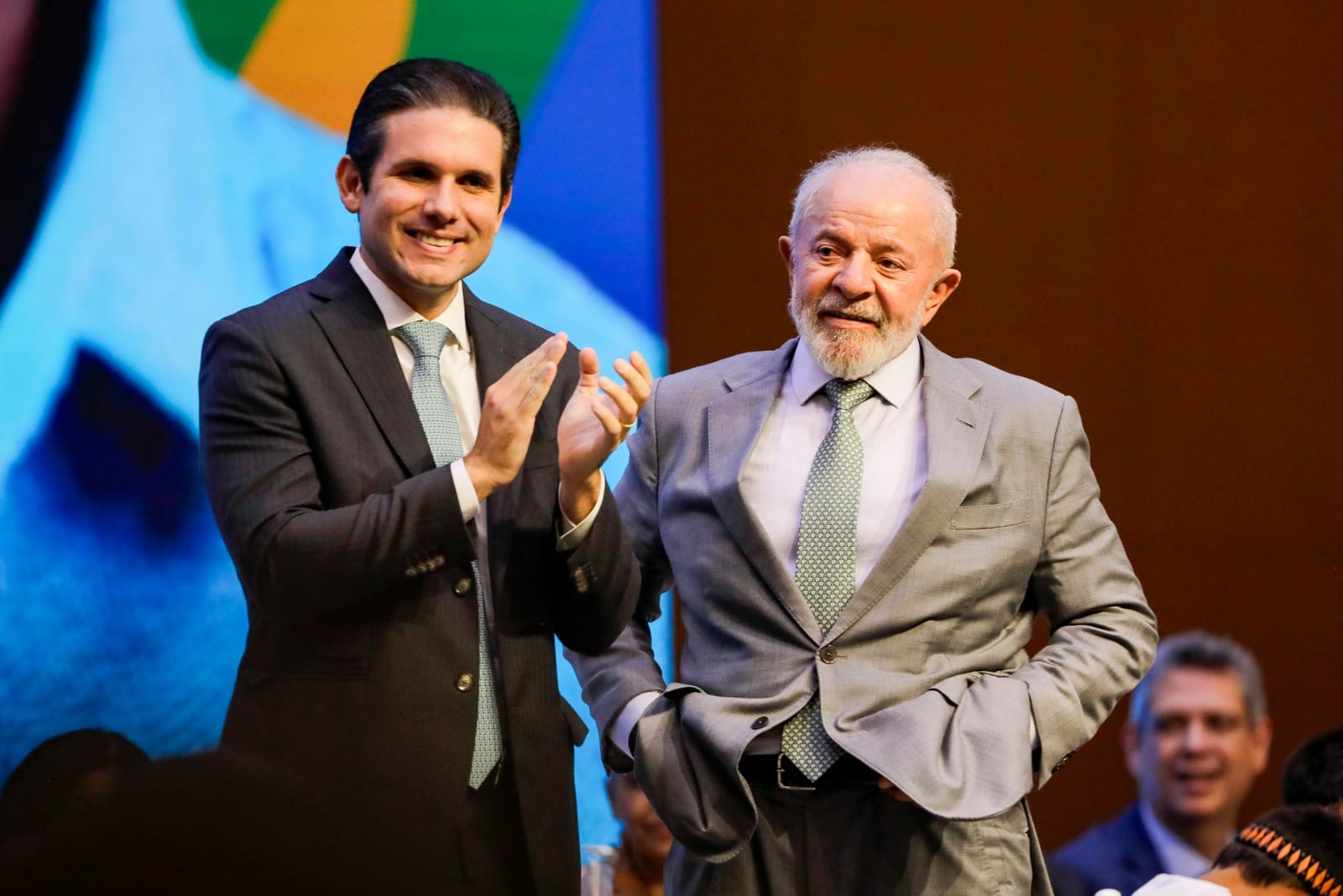 Hugo Motta “vai me ajudar a ganhar”, afirma Lula após encontro