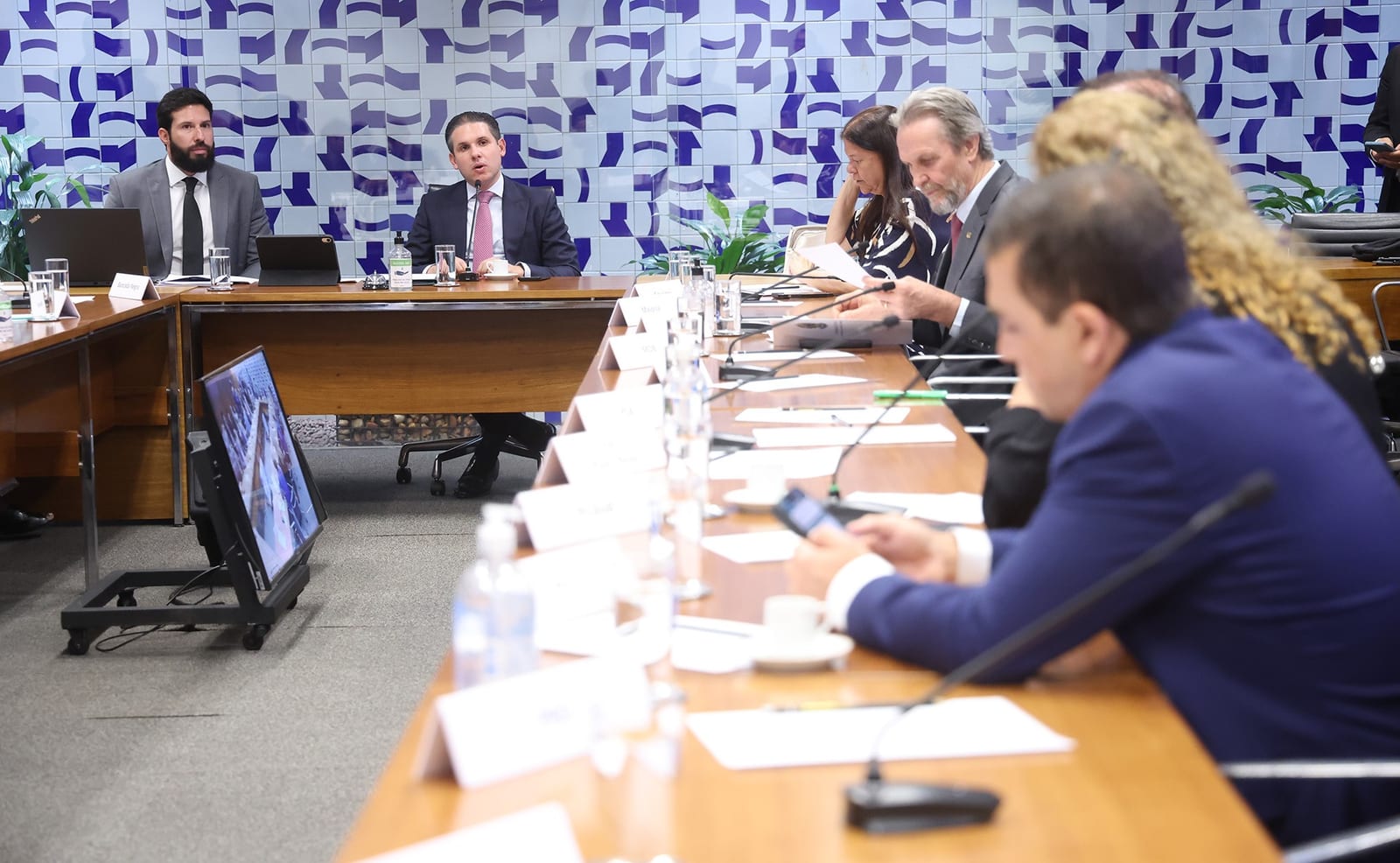 Estratégias do Centrão visam garantir continuidade de Motta na Câmara