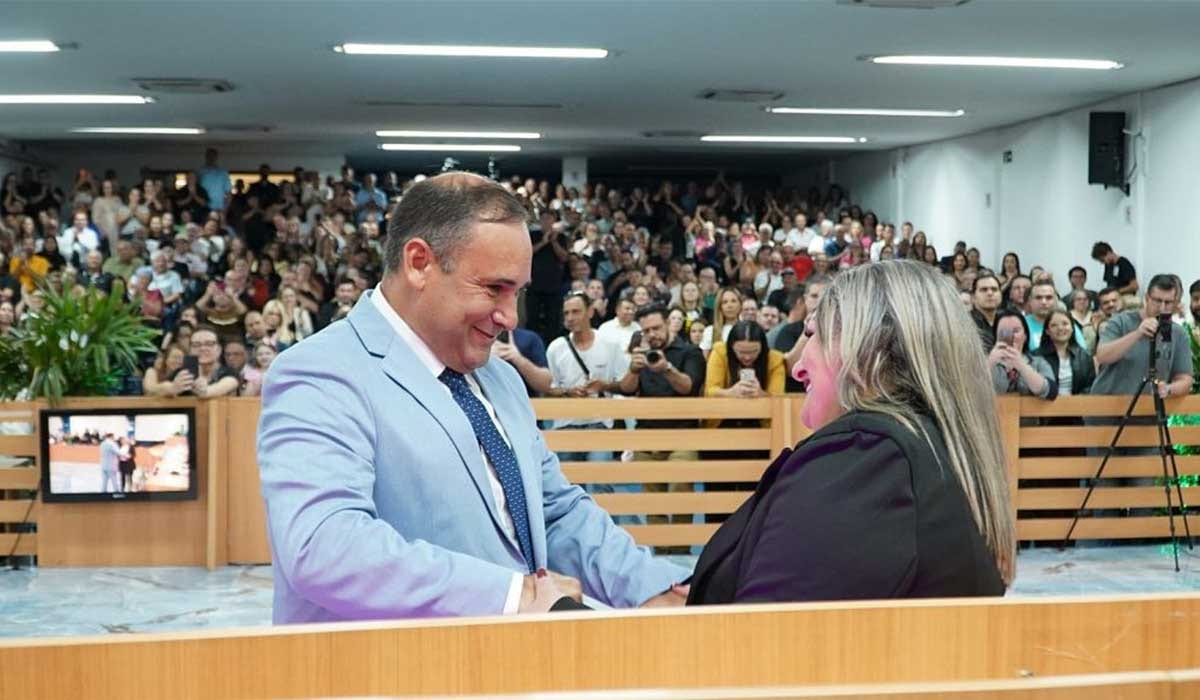 Justiça Eleitoral rejeita outro pedido de cassação de Jussara e Mano por publicações nas redes