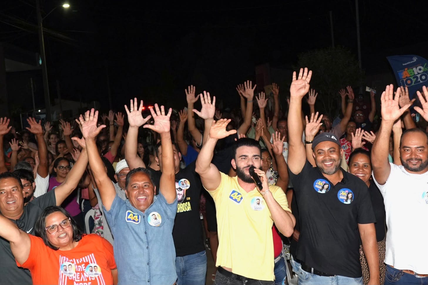 Léo Barbosa participa de reunião em Peixe com lideranças locais