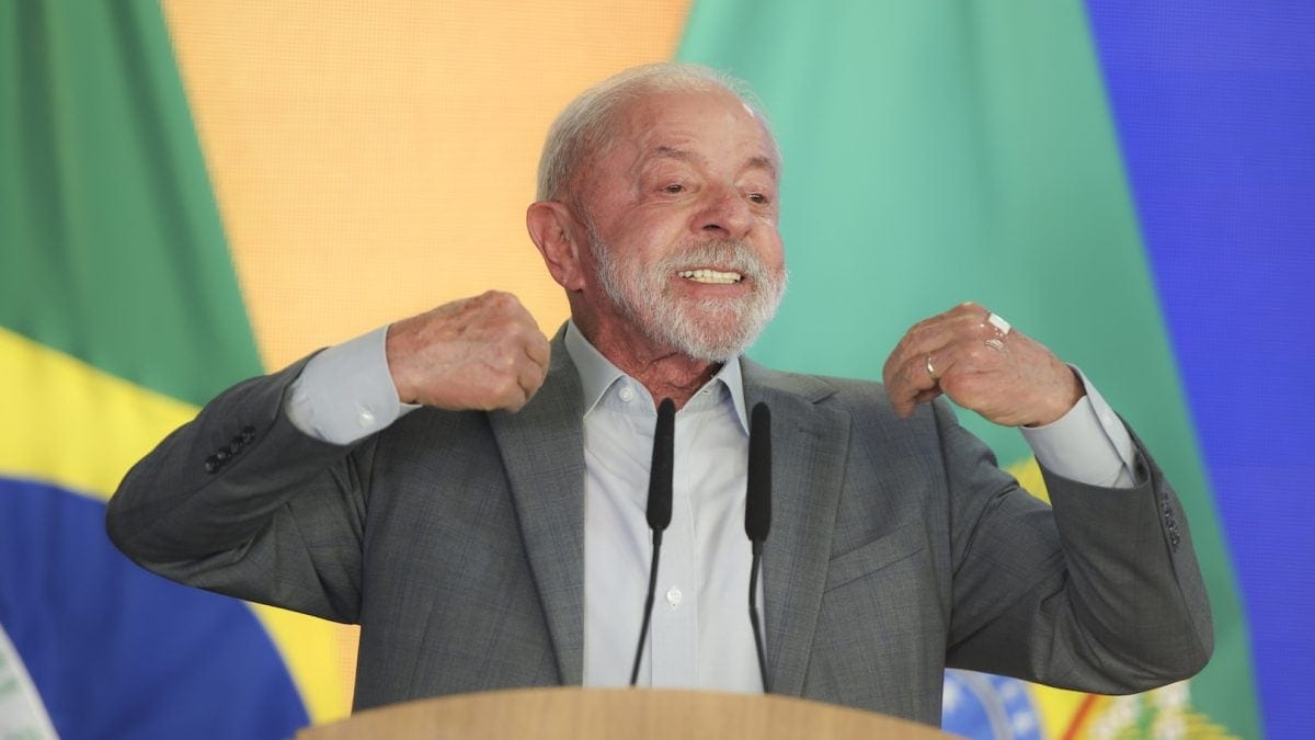 Lula: “quem gosta de pagar dívida nesse país é o pobre”, disse no Planalto