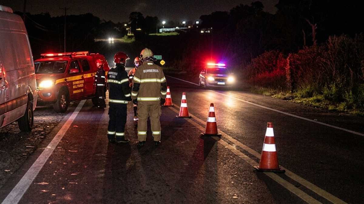 Colisão entre Nivus e Sprinter deixa quatro feridos na ERS-030