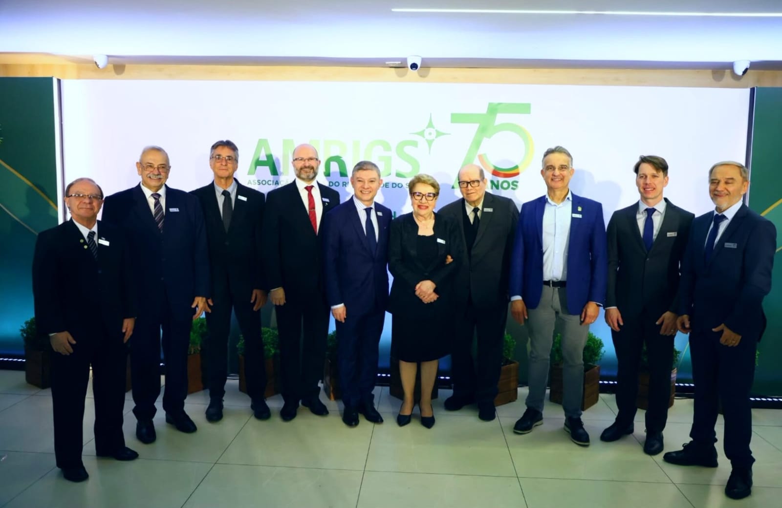 Amrigs comemora 75 anos com evento e homenagens a médicos