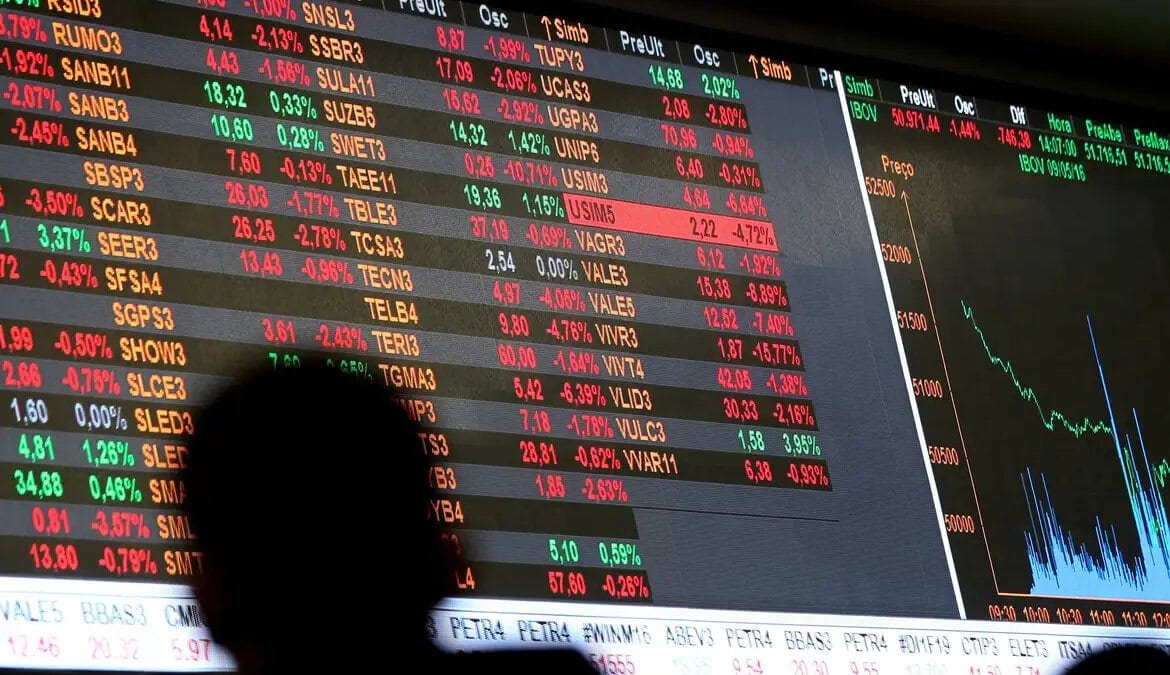Dólar despenca para R$ 5; Ibovespa atinge recorde histórico