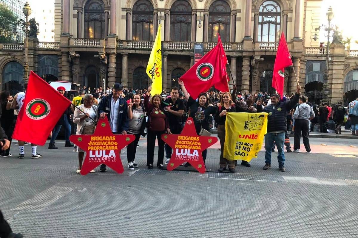 Movimentos iniciam mobilização semanal pela reeleição de Lula