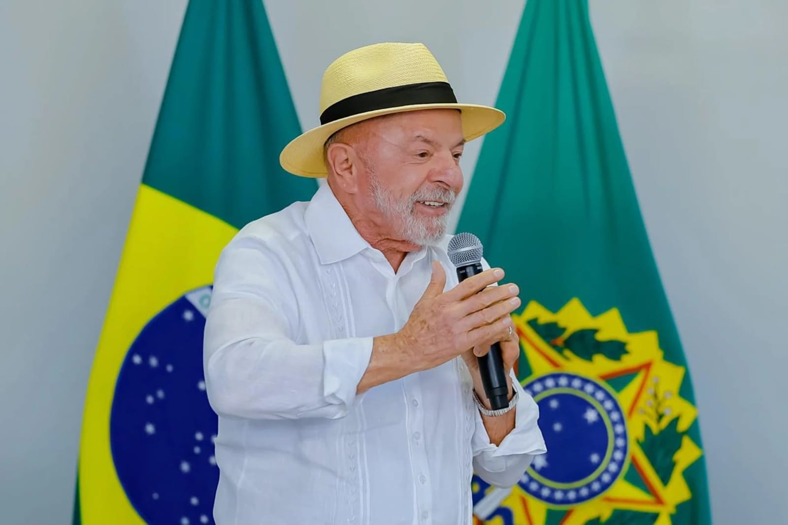 Lula regulamenta Sicx e amplia compras públicas sem licitação