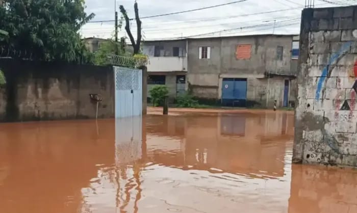Chuva altera local de votação em Itapevi, no interior paulista