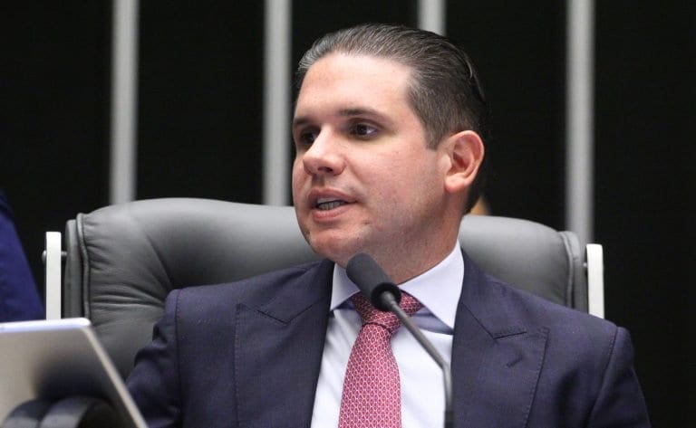 "O povo é soberano e fez a sua escolha", diz Motta ao parabenizar Lula pela reeleição