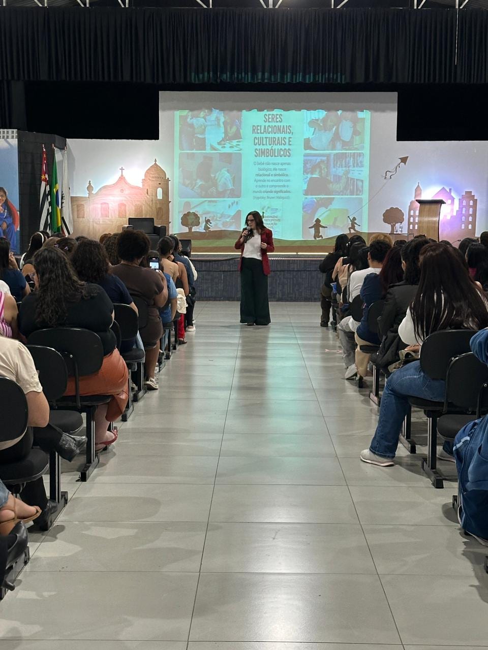 Itaquá coloca (pelo menos em teoria) a criança no centro do planejamento da cidade durante 3º Seminário pela Primeira In