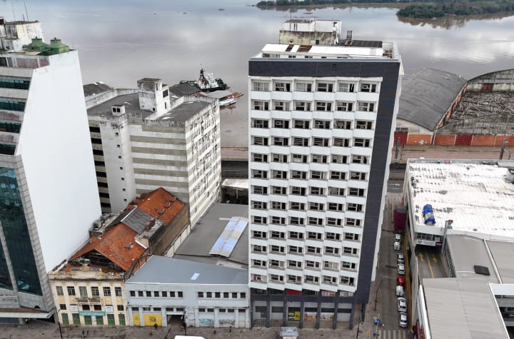 Governo concede antigo prédio do MPF em Porto Alegre para 100 moradias
