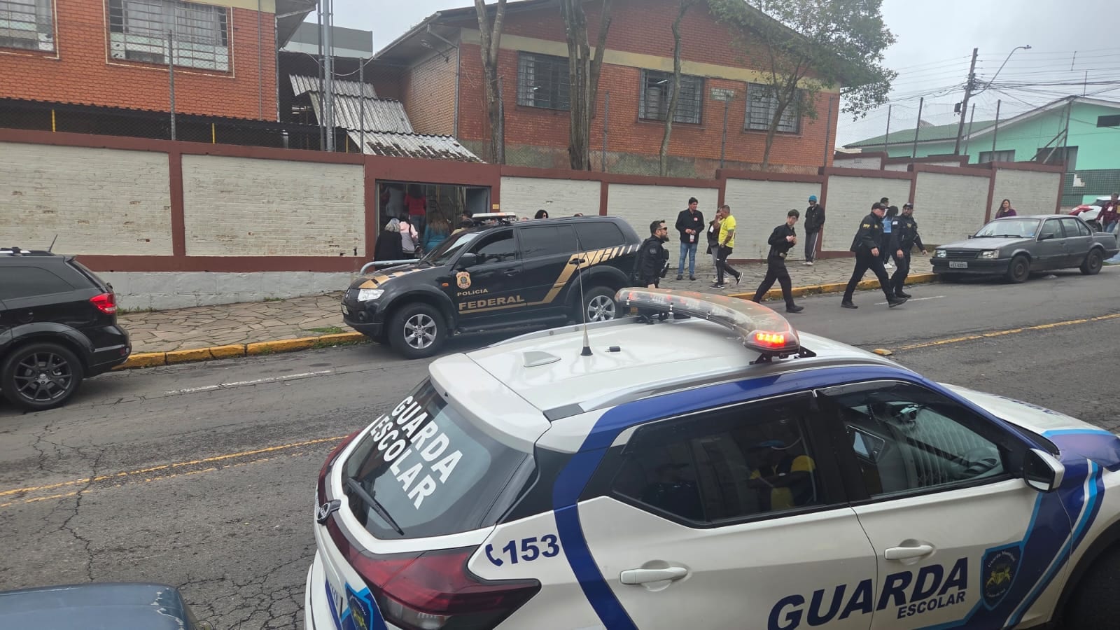 Homem é preso ao tentar entrar armado em seção eleitoral em Caxias do Sul