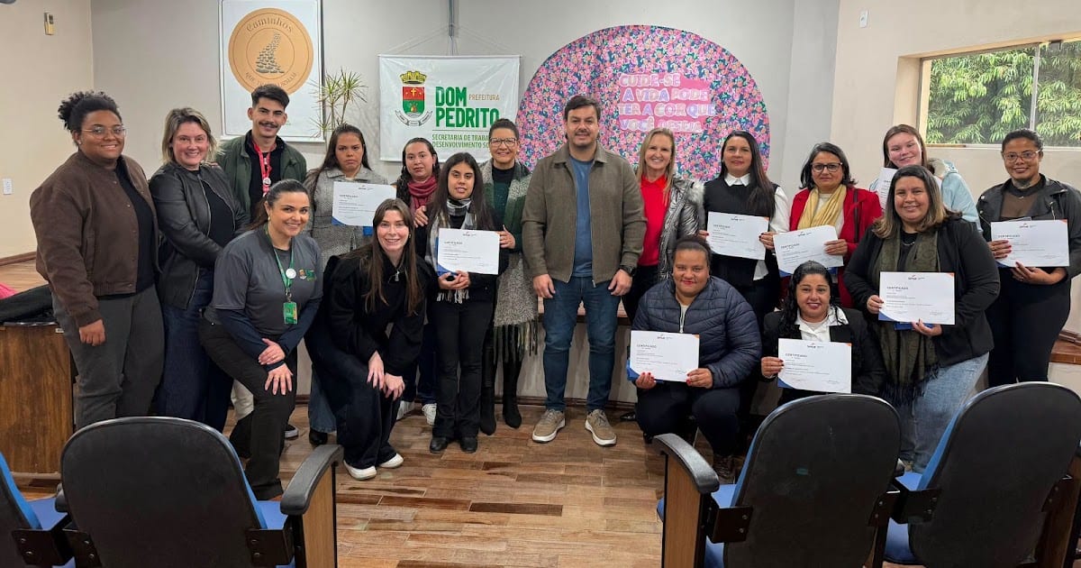 Dom Pedrito forma 14 alunos em curso de manicure, pedicure e bem-estar