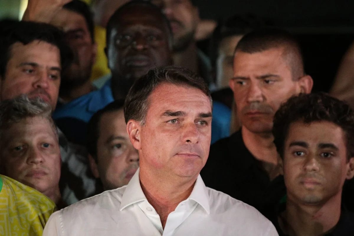 PF não tem registro de saída de Flávio do Brasil após perder a eleição