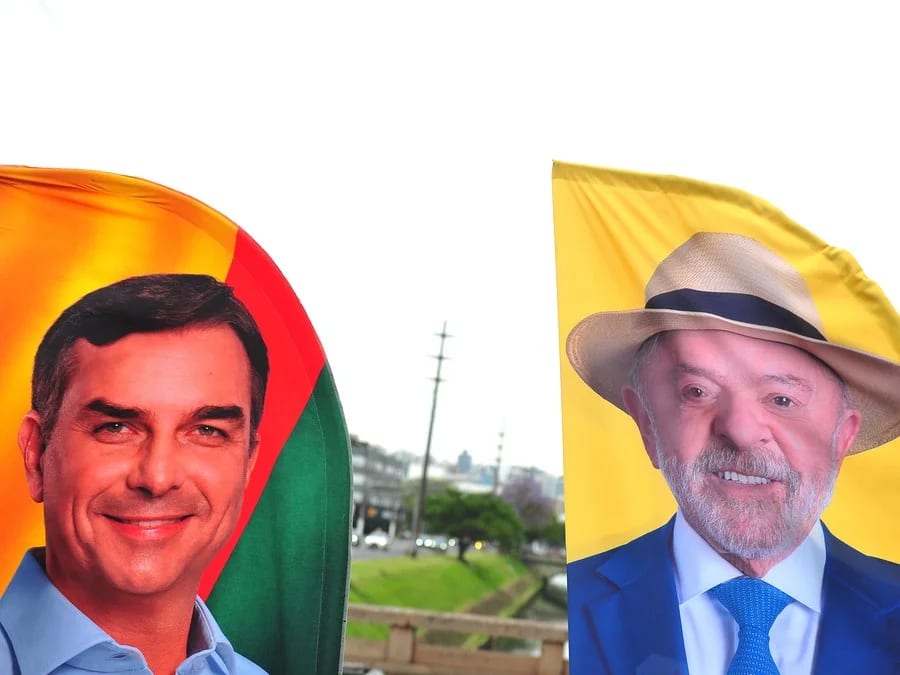 Último horário eleitoral tem ataques de Lula e mobilizações de Flávio Bolsonaro