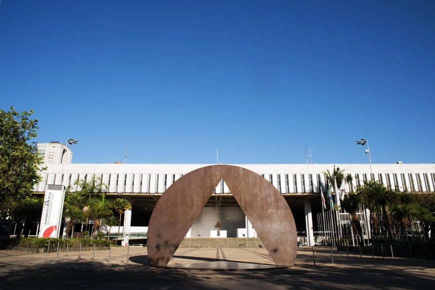 Interior amplia força política em Minas Gerais após eleições de 2026
