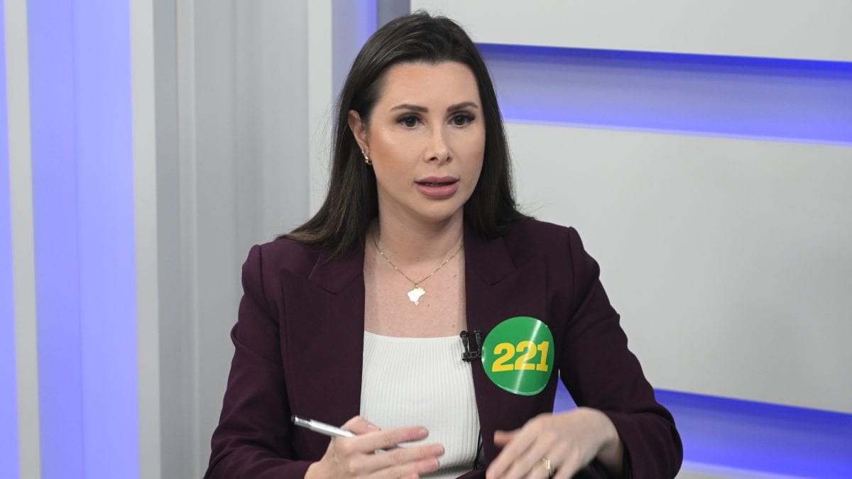 Carol De Toni defende reforma do STF e elogia André Mendonça