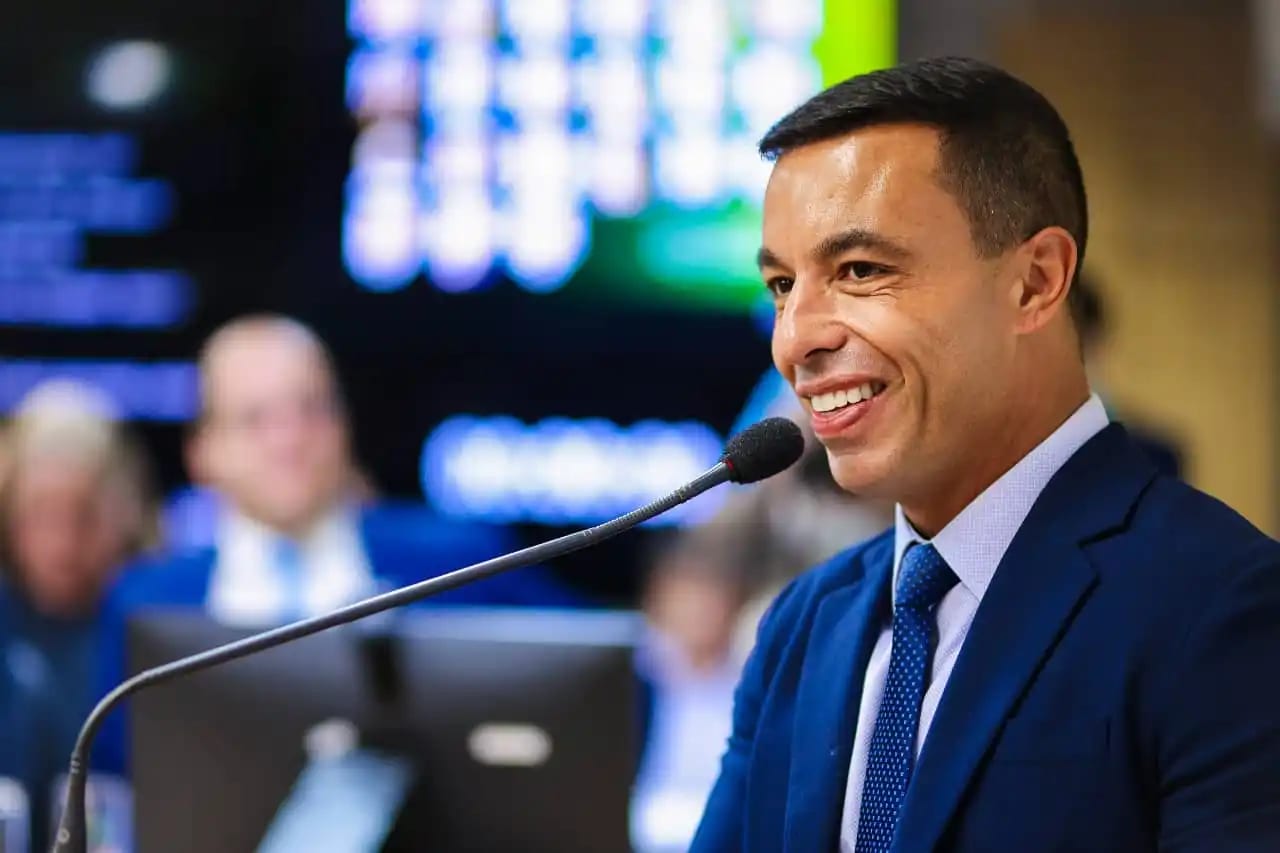 Rogério Lins soma 106.003 votos com 65,59% das urnas apuradas