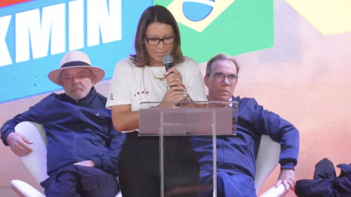 Janja convoca mulheres a buscar votos para Lula em Florianópolis