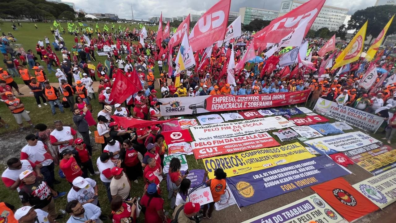 Fim da escala 6×1 leva trabalhadores a três dias de vigília no Senado