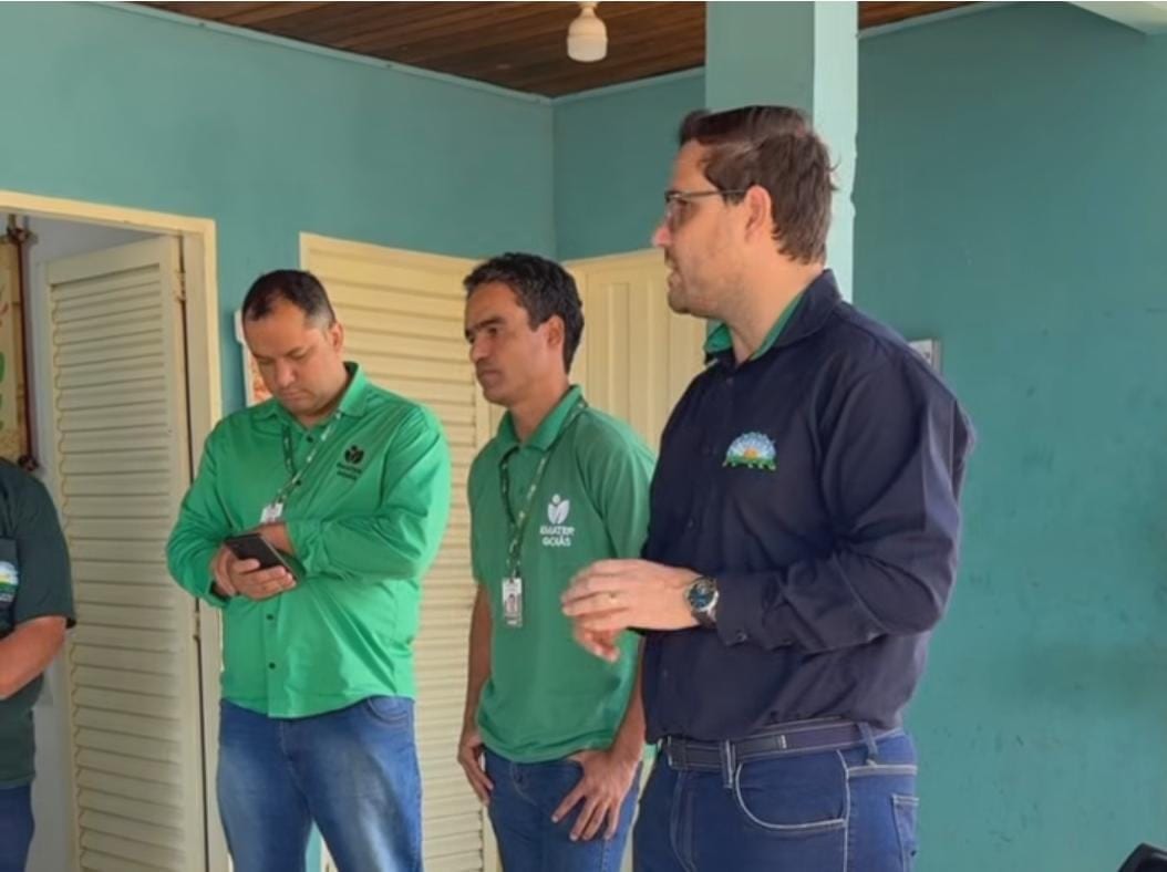 Secretaria e Emater entregam certificados a agricultores de Chapadão do Céu