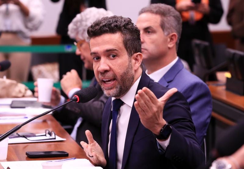 Nunes Marques determina a suspensão do Exército de Lula, administrado por Janones