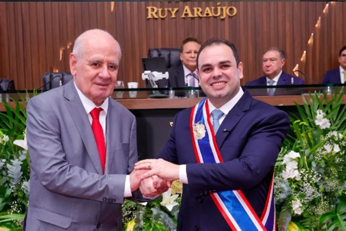 Governador do Amazonas mantém Corrêa como vice até 2026