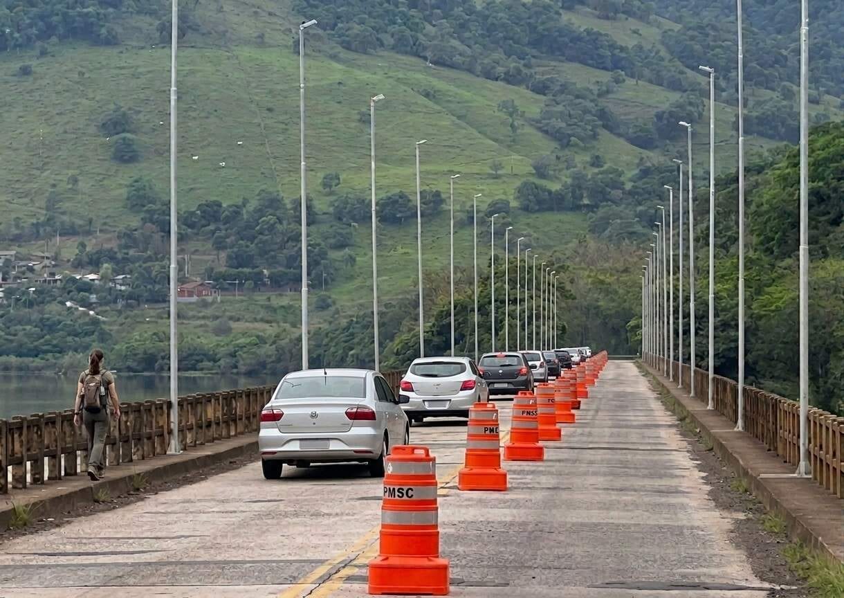 Vistoria mantém parcialmente interditada a ponte sobre o rio Uruguai na divisa entre Rio Grande do Sul e Santa Catarina