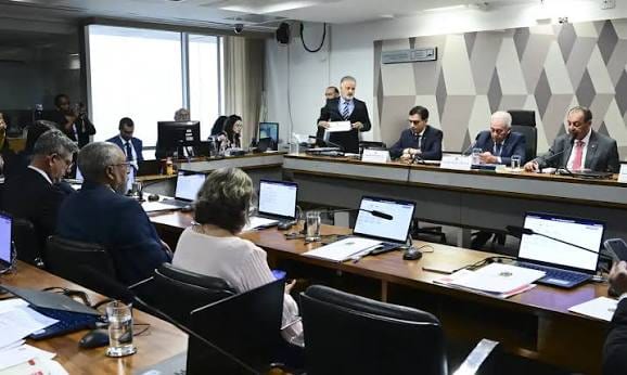 Senado marca votação da PEC que põe fim à escala 6×1 e reduz jornada para 40 horas semanais